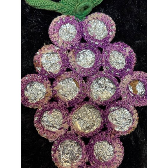 Vintage Soda Cap Crocheted Purple Grape Cluster Trivet - Picture 6 of 8